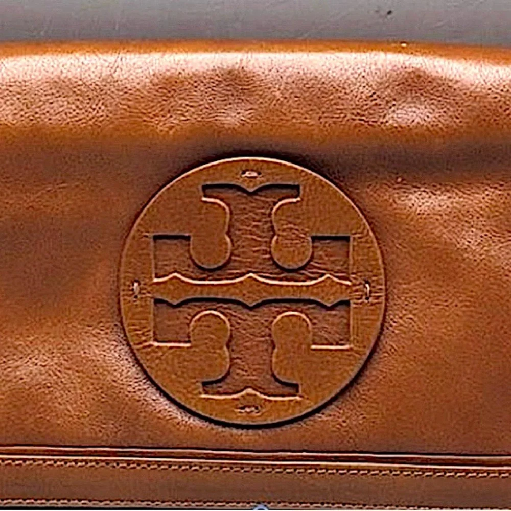 Tory Burch Suki Reva Clutch in Toffee Brown Leather, Excellent, Almost New! - Picture 3 of 11